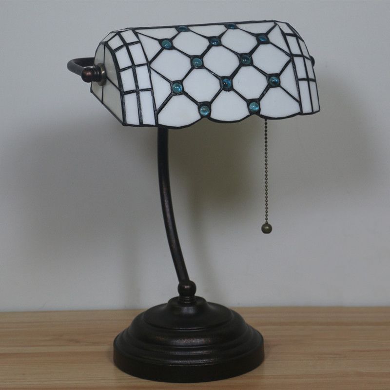 1 lampe de tâche Task Tiffany Style Bijoux en verre beige Pull Chain Night Table Table Éclairage en bleu / or avec bras incurvé
