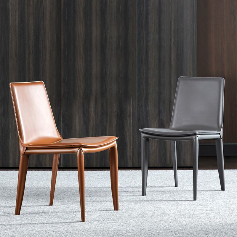 Ensemble de chaises en cuir au design contemporain, chaises de salle à manger à dossier solide (Ensemble de 2)