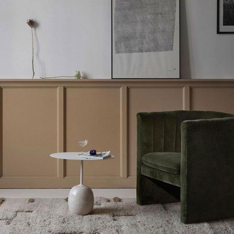 Modern Round Metal Side Table 15.74" Wide Pedestal End Table