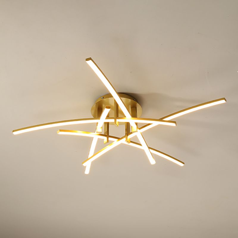 Lámpara de techo de forma lineal de estilo moderno Lámpara de techo múltiple de metal para el comedor