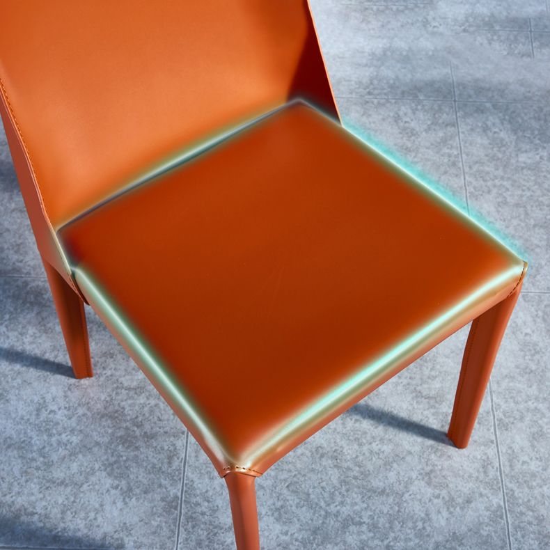 Silla auxiliar Parsons contemporánea, silla sin brazos curvada de cuero con acabado mate para Brasserie