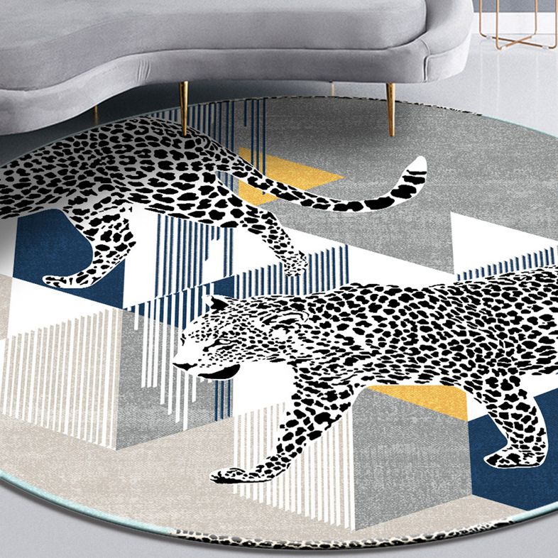 Gray Modern Round Area Rug Individuality Leopard Pattern Rug Stain Resistant Carpet for Home Decor