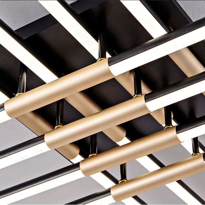 Bâtons noirs en or rince