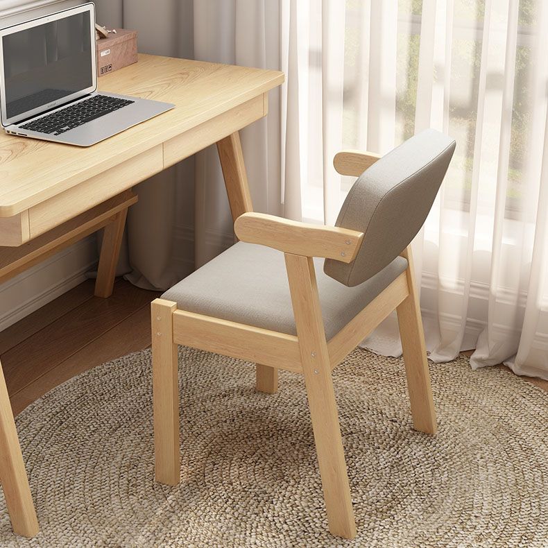 Chaise de bras intérieur scandinave rembourré en bois ouvert à l'arrière-salle à manger