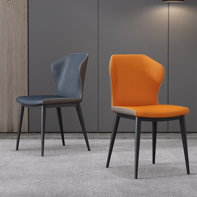 Sillas de comedor de metal contemporáneas, sillas sin brazos de comedor de piel sintética (juego de 4)