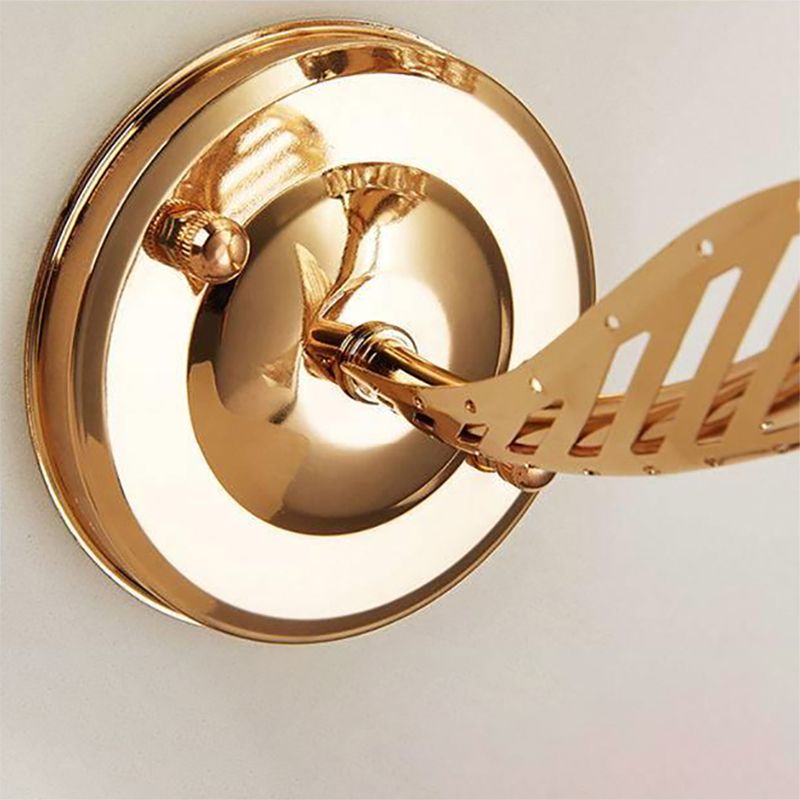 Lampada da parete in metallo in oro lampada da parete in cristallo postmoderno per camera da letto