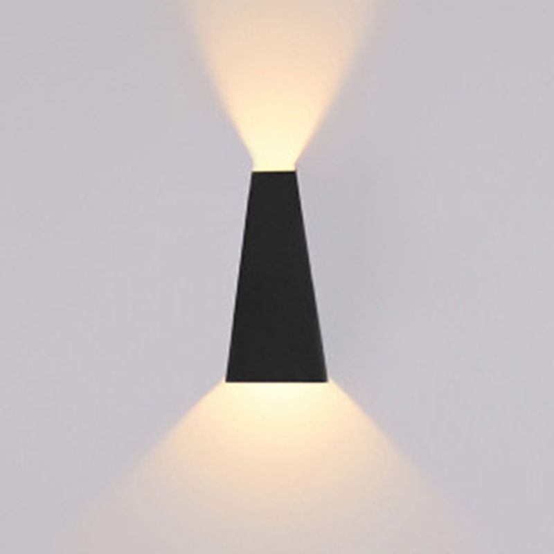 2-Lights Geometric Wall Sconce Modern Simple Style Metal Wall Lighting in Black