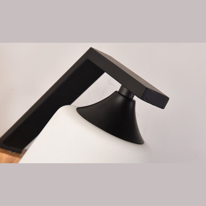 Lámpara de pared de cono de madera en un estilo de pared de hierro forjado moderno de estilo conciso con sombra de vidrio blanco