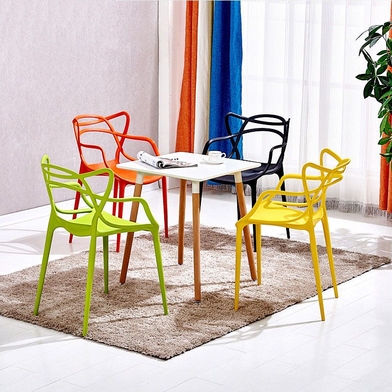 Silla contemporánea con respaldo abierto, silla lateral con brazo de comedor y patas de plástico