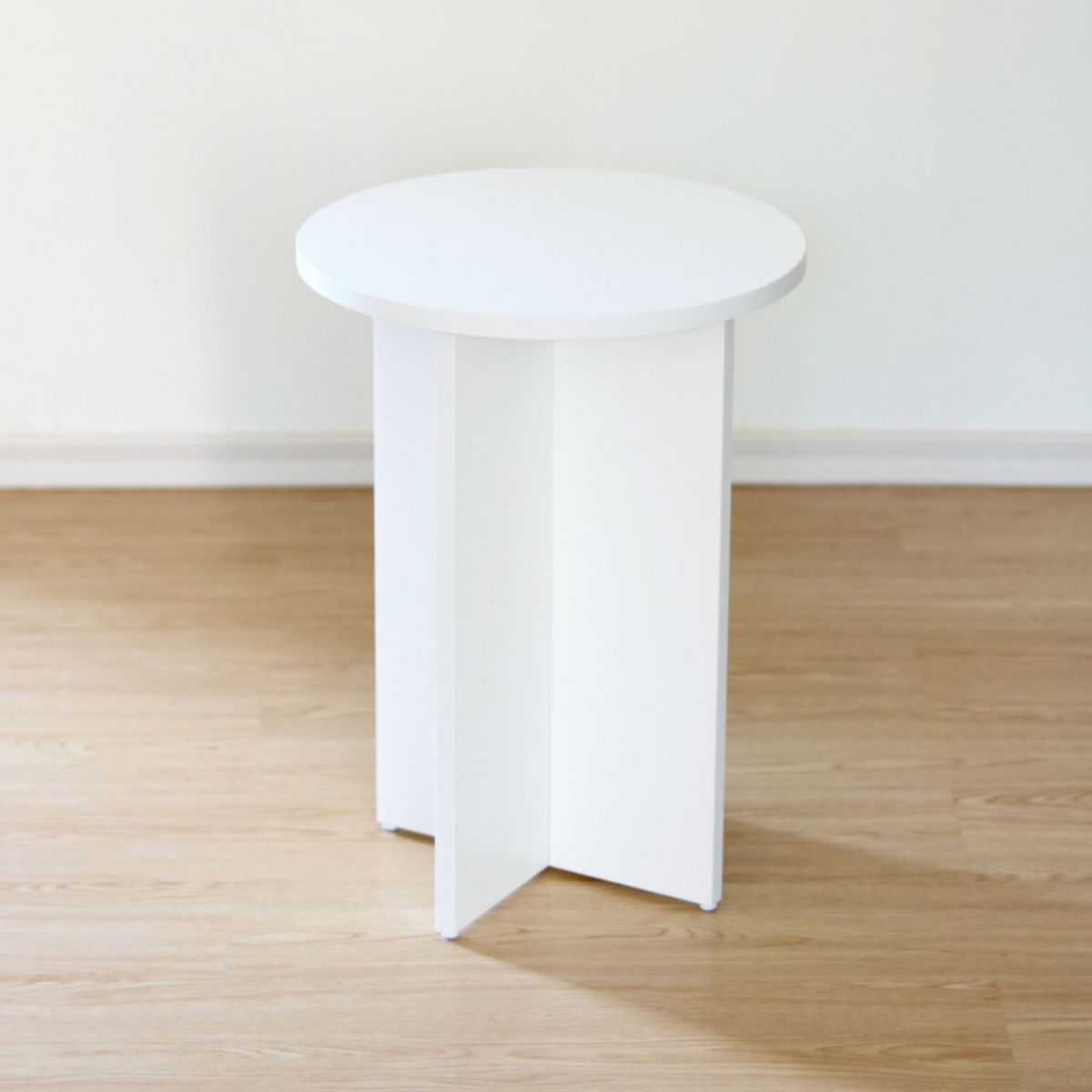 15.75 inch Wide Scandinavian Sofa Side Accent Table Wooden Round Side End Table