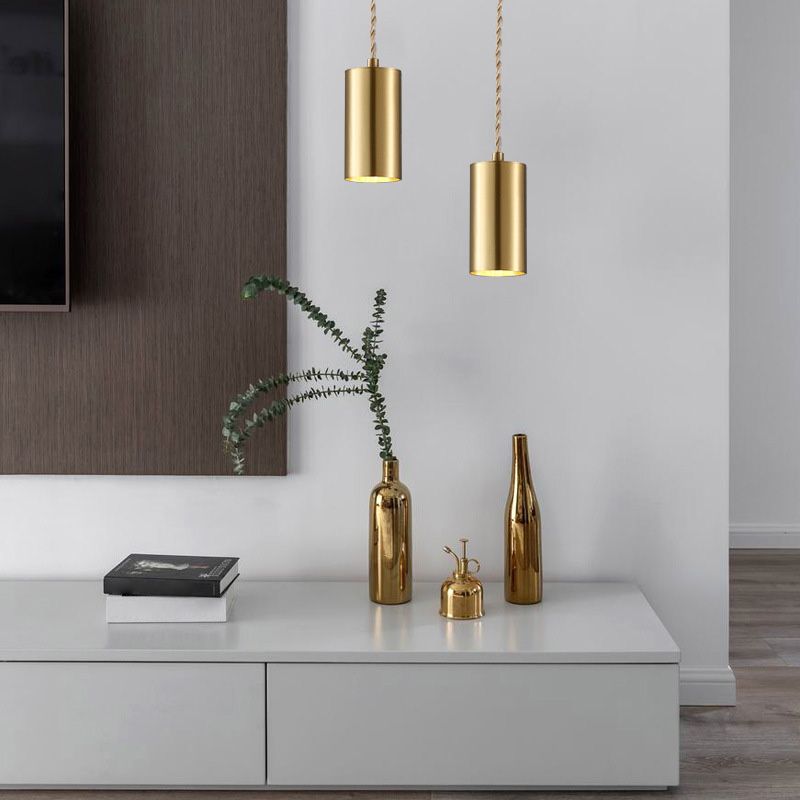 Lámpara de suspensión cilíndrica de la noche de metal 1 Bulbo posmoderna Luz colgante en oro