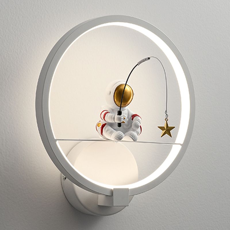 Modern Style Wall Light Creative Astronaut LED Wall Sconce Light for Bedroom