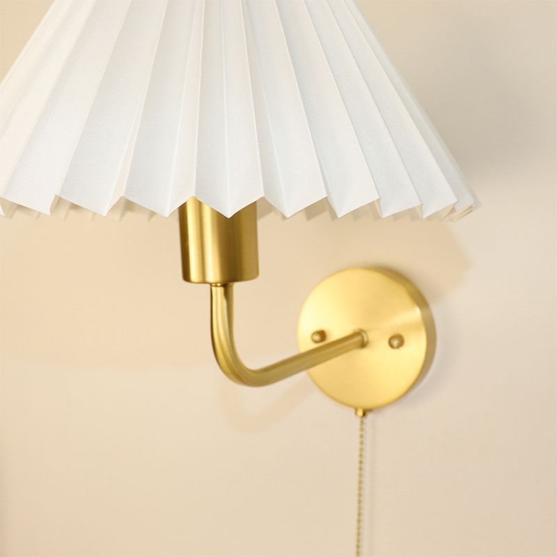 White Fabric Shaded Lighting Contemporary Golden Wall Light for Room