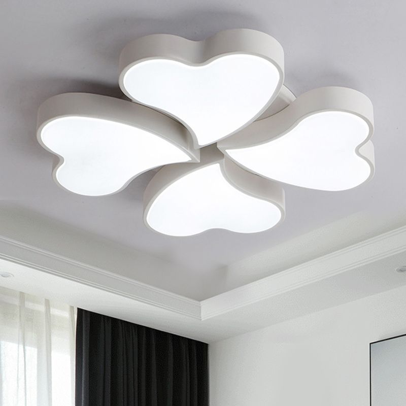 Plafonnier en forme de cœur en acrylique, plafonnier LED Art déco en blanc pour chambre à coucher