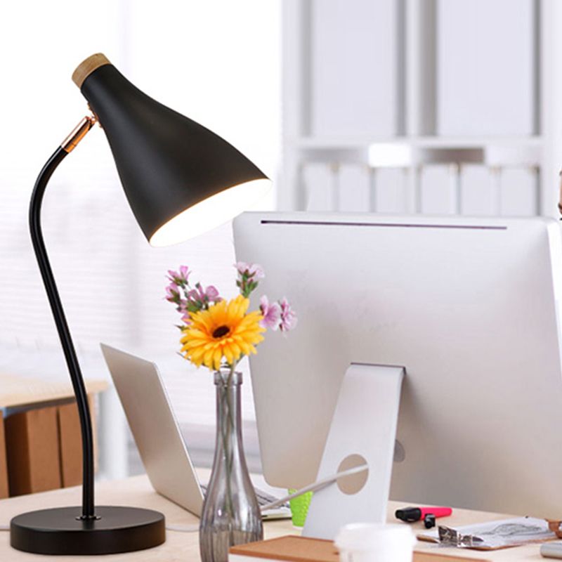1 lampe de table modernisme légère lampes de table de nuit à cône en métal pour salle d'étude