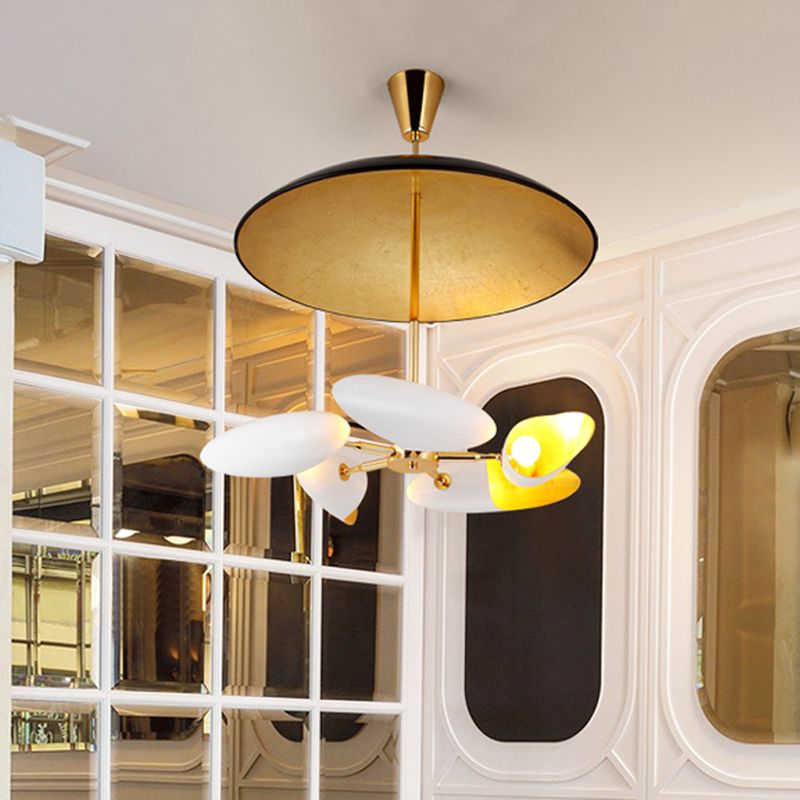 Aluminium geschmiedete Kapsel Kronleuchter Post moderne 5 Köpfe weiße Anhänger Deckenlampe mit schwarzer flacher Kuppeloberteil