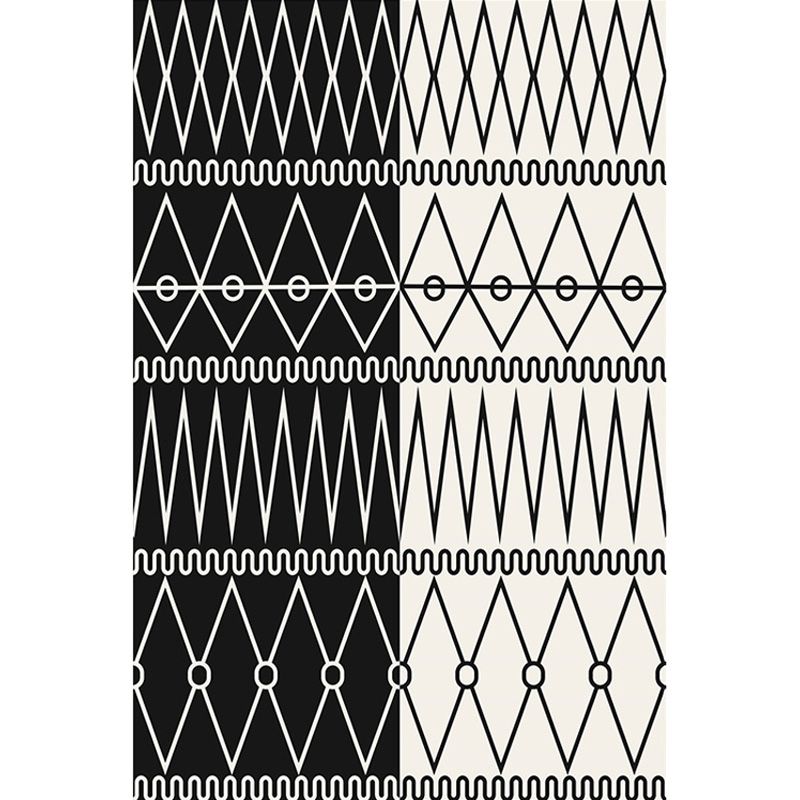 Retro Geometric Pattern Rug Black and White Southwestern Rug Polyester Pet Friendly Non-Slip Backing Washable Area Rug for Living Room
