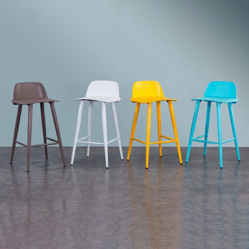 Contemporary Low Back Bar Stool Plastic Footrest Stool for Restaurant