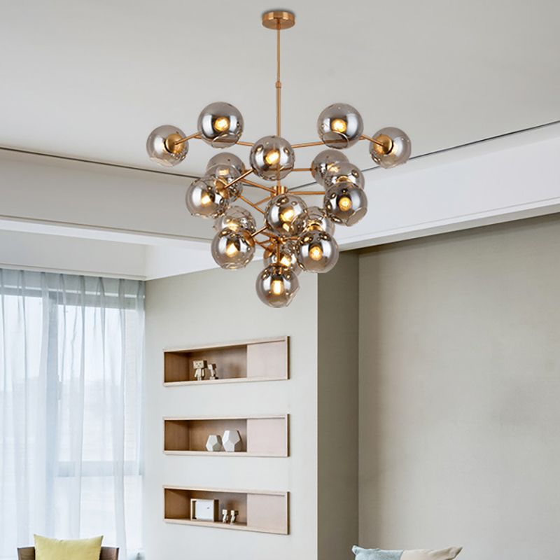 Zeitgenössische Traubenform Kronleuchter 19 Köpfe Rauchglas Anhänger Licht in Messing für Hotel