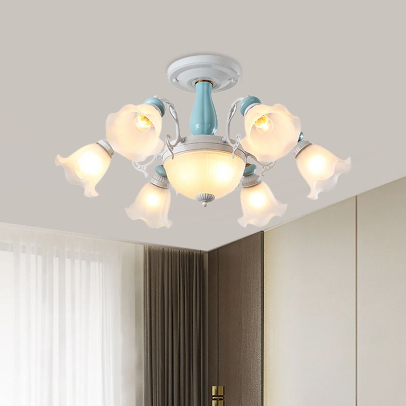 Lámpara de luz de semi descarga de 8 bombas de estilo colonial lámpara de techo de vidrio blanco de flor con detalle de cerámica