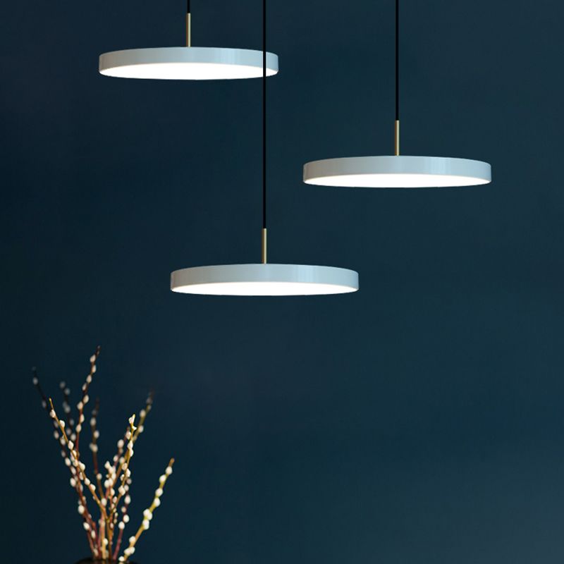 Éclairage suspendu de forme de cercle Métal de style moderne 1 lampe suspendue légère pour chambre à coucher