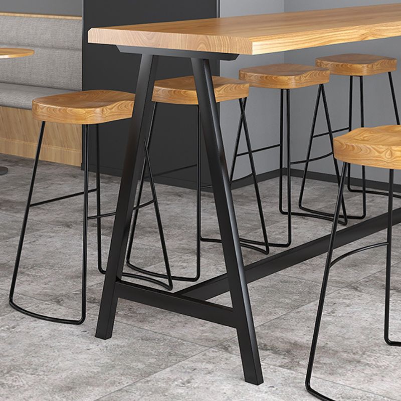 Black Base Pub Table Solid Wood Top Bar-height Table for Patio Use