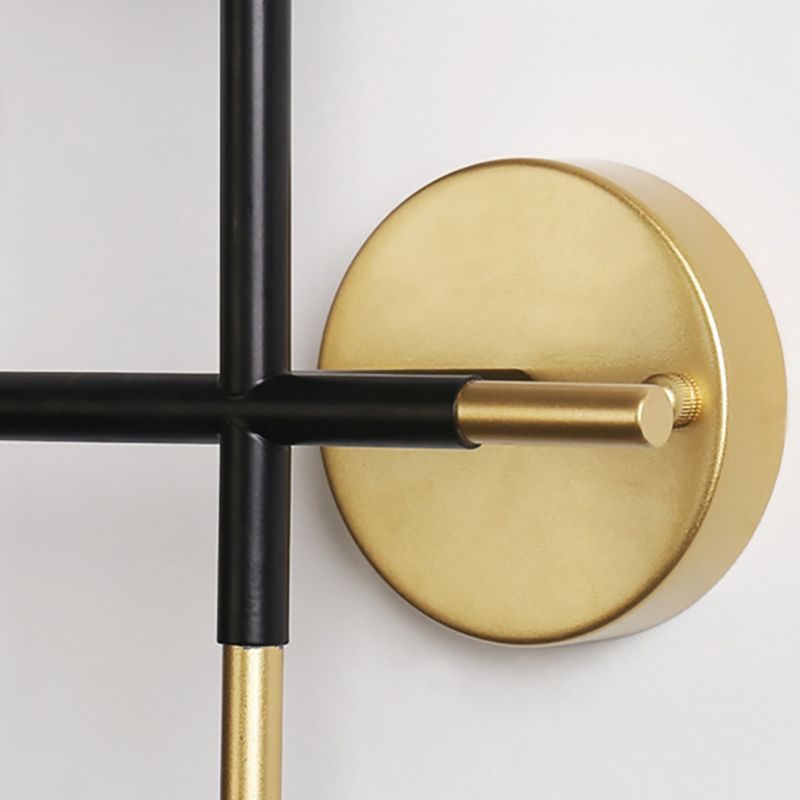 2-Bulb Milky Glass Sconce Lightture Modern Black Double Globe Salon Lampe murale avec conception de croix