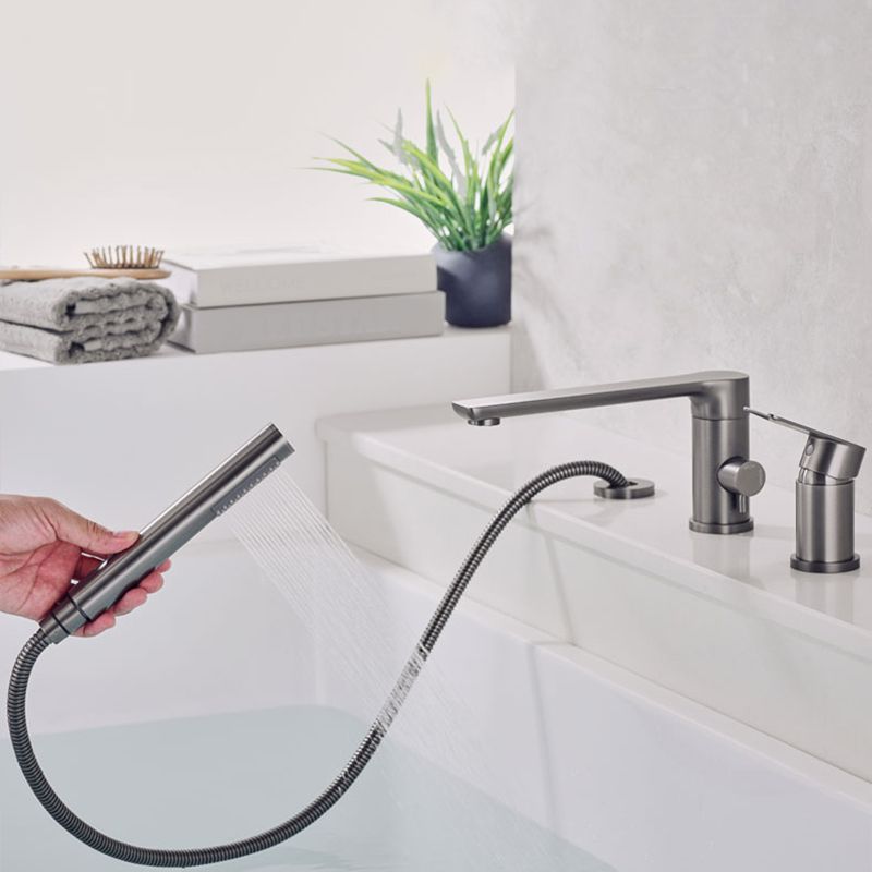 Contemporary Bathroom Faucet Deck Mounted Bathroom Faucet with Low Arc