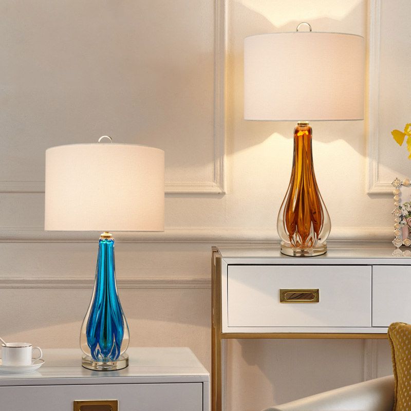 Lampe de table en tissu blanc, cylindre, veilleuse traditionnelle à 1 lumière avec base de vase bleu/or