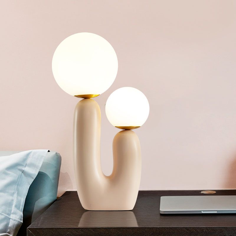 Lampe de table rose en verre dans le globe de résine de style créatif moderne Light Table Light