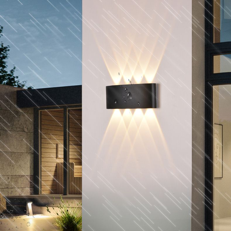 Pronzo della parete della casa con pale per la casa per le vetrici.