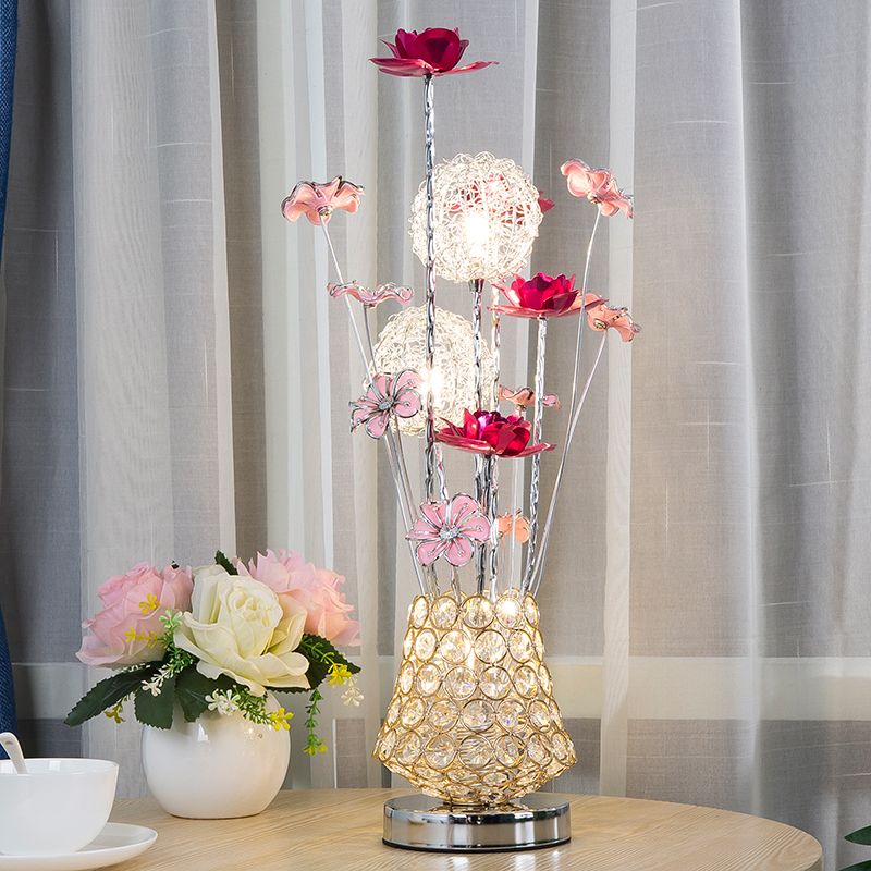Kunstdekoration Rose und Löwenzahn Nachtlicht LED LED IRONISCHE TESEHEN LELLE LEICHNUNG MIT EBSETTE Kristallvase in Gold