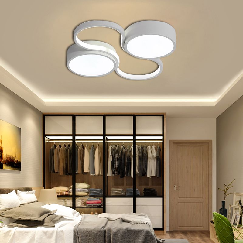 Black/White Circular Flush Mount Lamp Contemporary LED 19.5"/23.5" W Ceiling Flush with Acrylic Shade for Bedroom in Warm/White