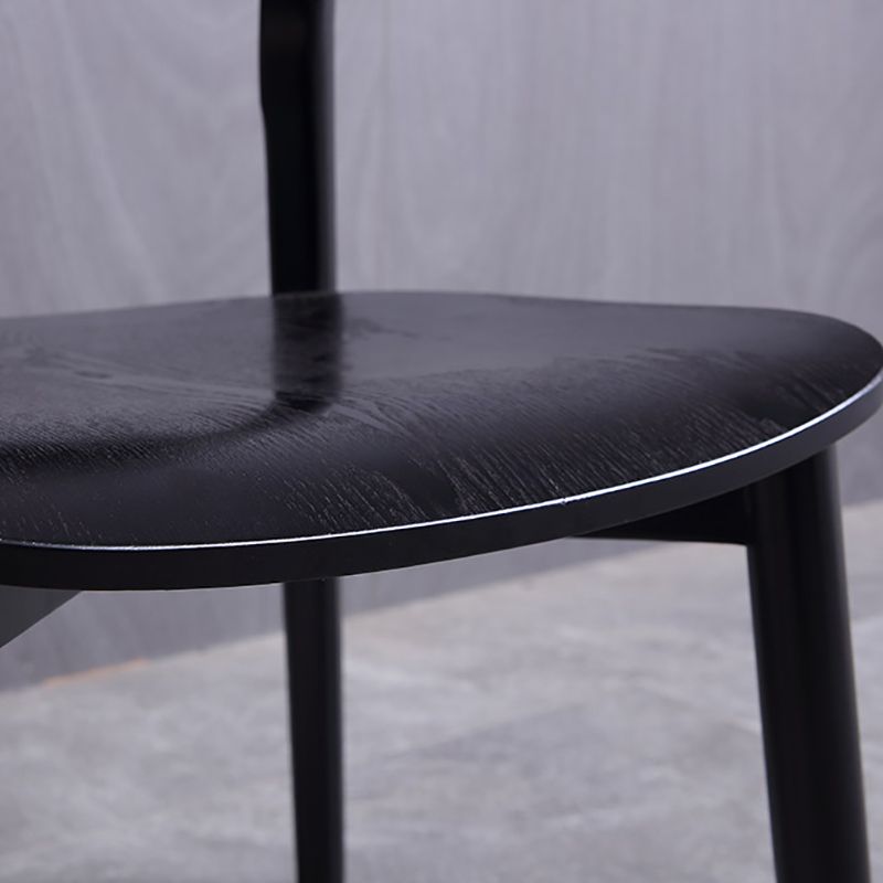 Silla de comedor de madera industrial con respaldo abierto, silla lateral para uso en restaurantes