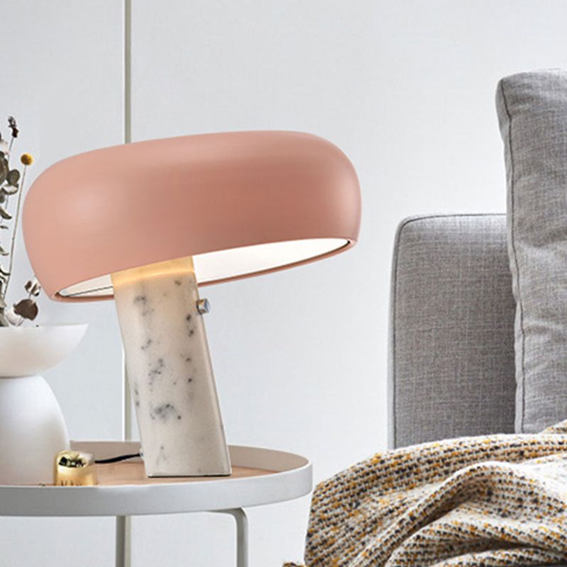 Lampada da tavolo Macaron colorata nordica Lampada da scrivania in stile moderno per camera da letto studio