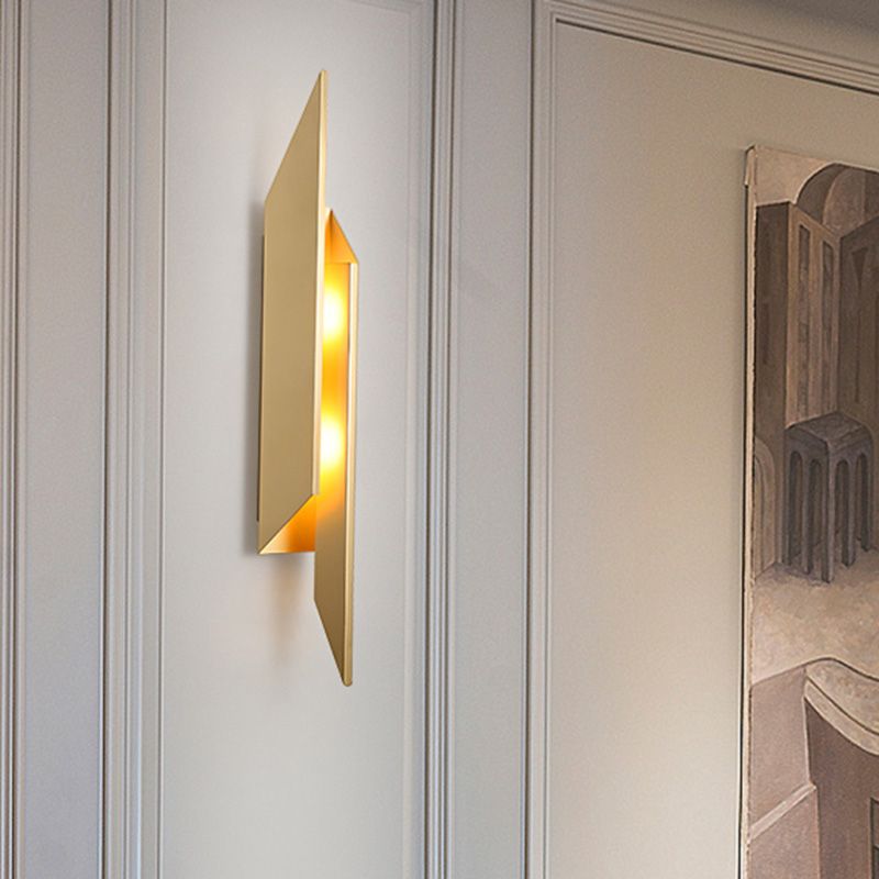 Postmodern Metal Wall Sconce 2 Head Wall Mounted Light Fixture for Bedroom