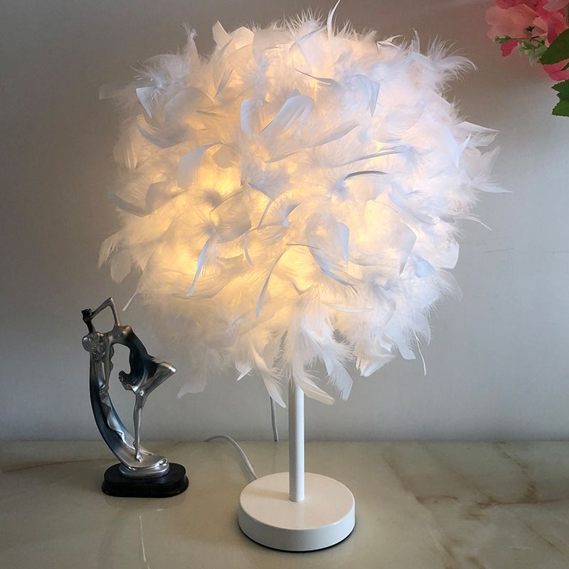 Federkugel Nachttisch leichter nordischer Stil 1-Licht weiße Tischlampe für Schlafzimmer
