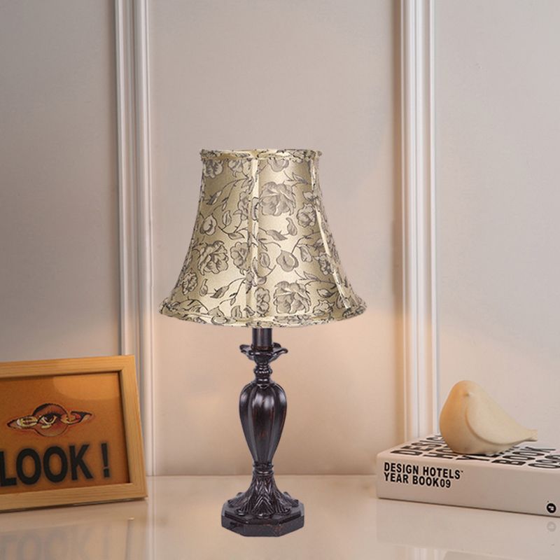 Tissu beige table de chevet de la lampe