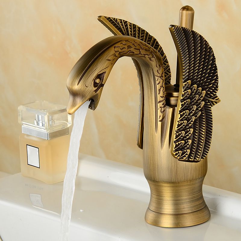 Traditional Wide Spread Bathroom Faucet 1-Handle Lavatory Faucet