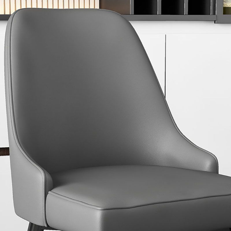 Sillas sin brazos de comedor de metal Glam, sillas Parsons de comedor de cuero PU para restaurante