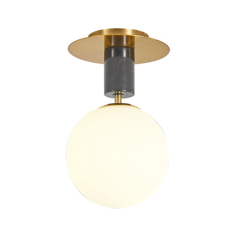 Matglazen bolvormige inbouwverlichting Minimalistisch 1/2-licht plafondgemonteerd armatuur in goud voor slaapkamer