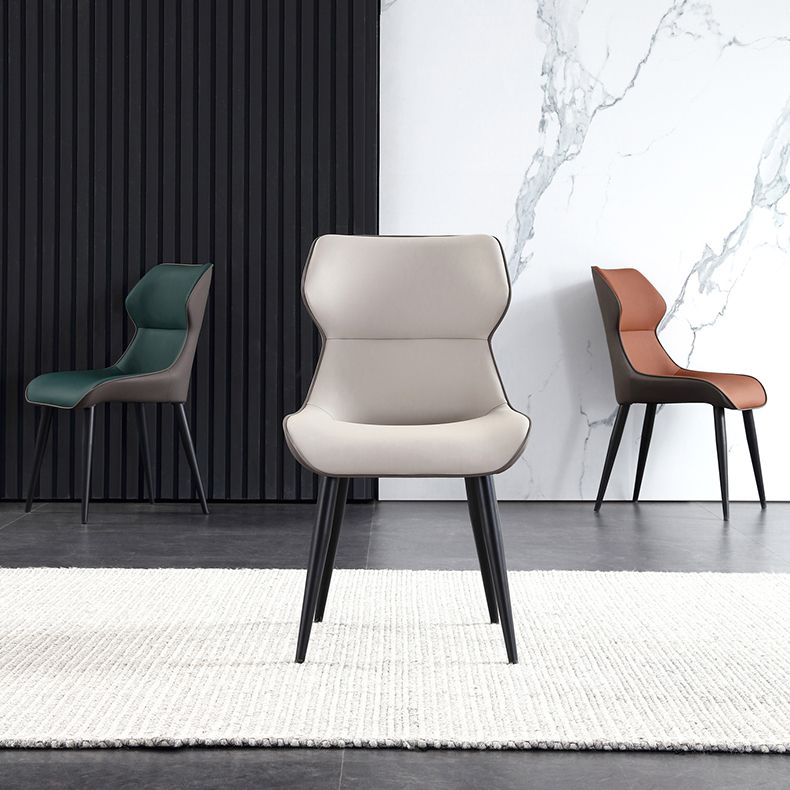 Chaise de salle à manger industrielle chaise latéral à oreilles avec des jambes en métal noir pour usage domestique