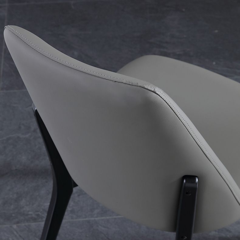 Chaise d'appoint de restaurant en cuir industriel Chaise de salle à manger Parsons au fini mat (Ensemble de 2)