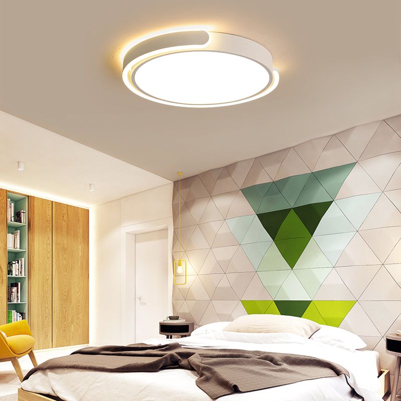 Modern Metal LED Flush Mount Circle Shape Ceiling Lamp with Acrylic Shade for Living Room