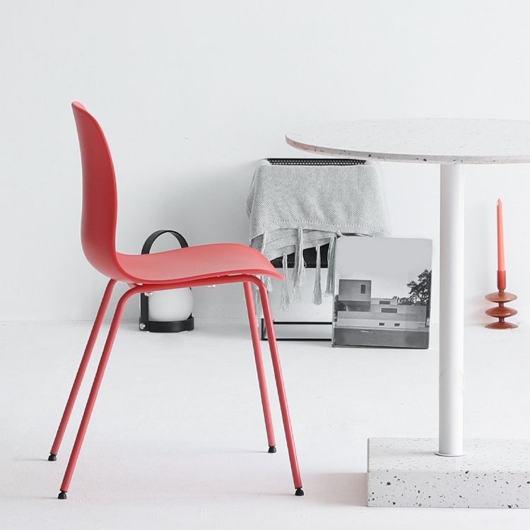 Silla de comedor moderna sin brazos Silla de comedor de plástico para uso en restaurantes