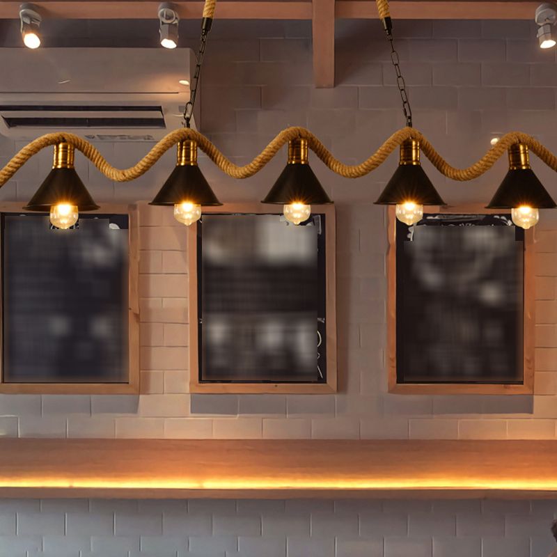 Colgante de islas negras de metal ligero de la isla industrial con cuerda natural para restaurante