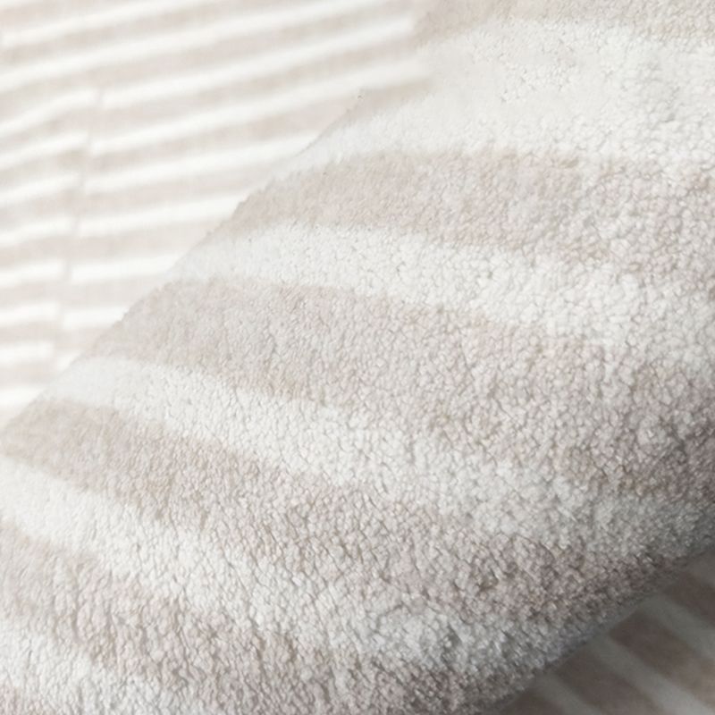 Solid Color Relaxing Area Rug Polyester Geometric Lines Print Rug Non-Slip Backing Indoor Rug for Living Room