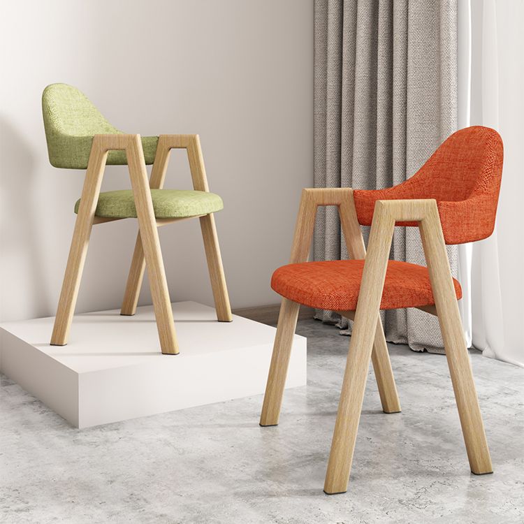 Chaise d'appoint contemporaine en métal, chaise simple à dossier ouvert et rembourrée pour la maison