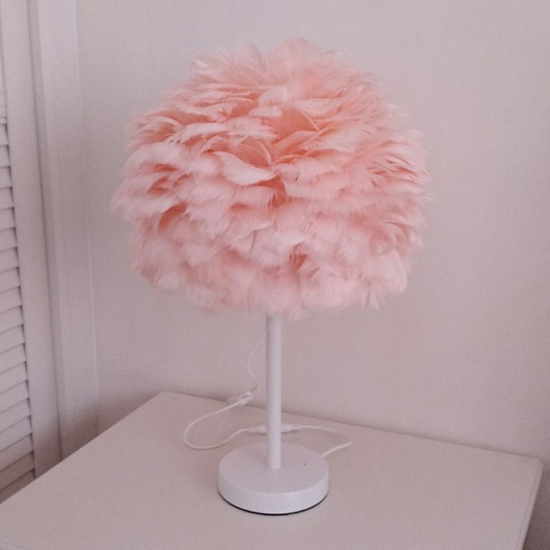 Luminaire de bureau métallique de style moderne lampe de bureau de plumes créatives pour chambre à coucher