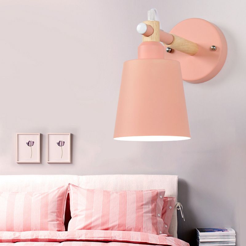 Lámpara de pared de macaron de hierro forjado en estilo de pared de domo de madera de estilo artístico moderno para espacios interiores